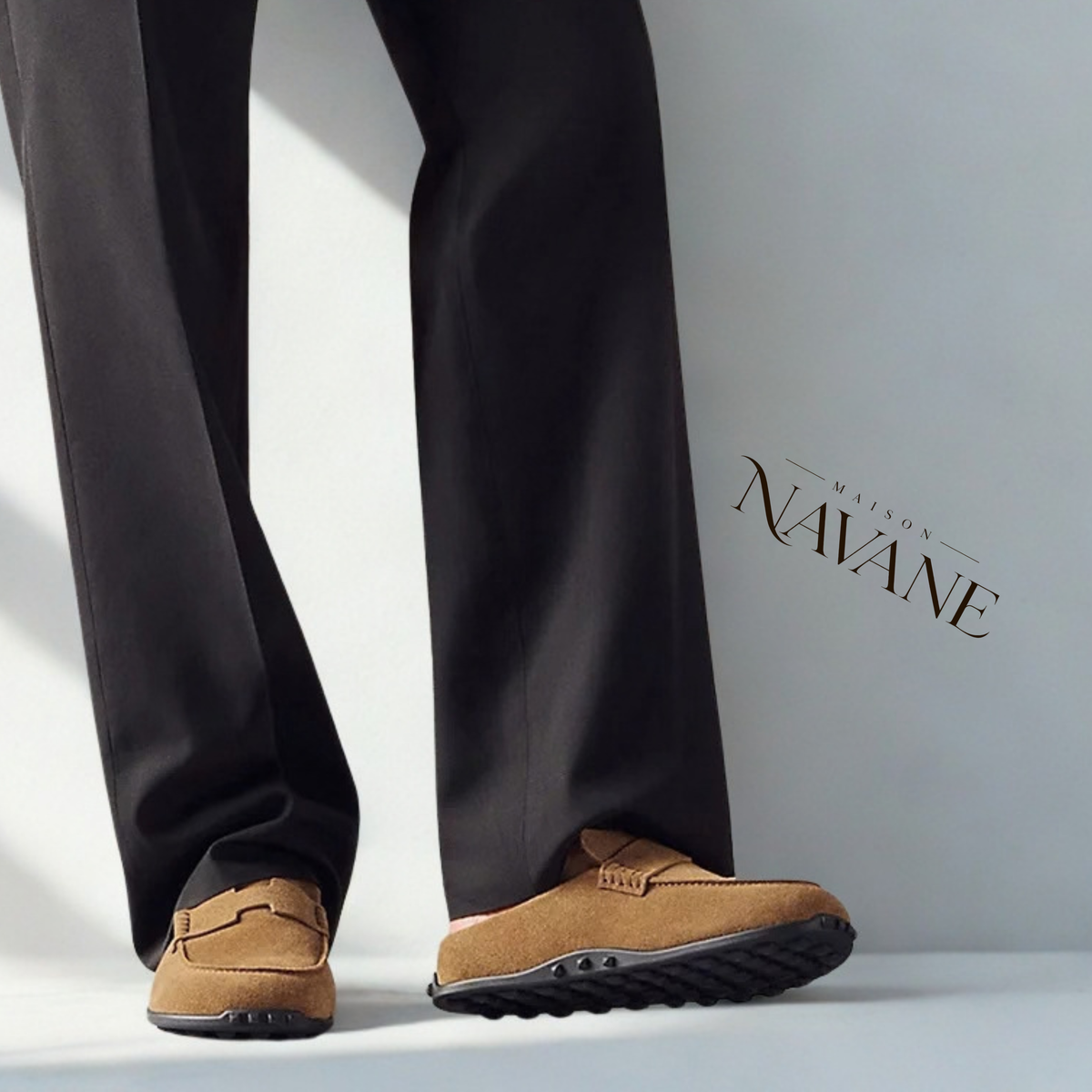 H.  LE MOCASSIN MULE — VEAU VELOURS & SEMELLE À PICOTS