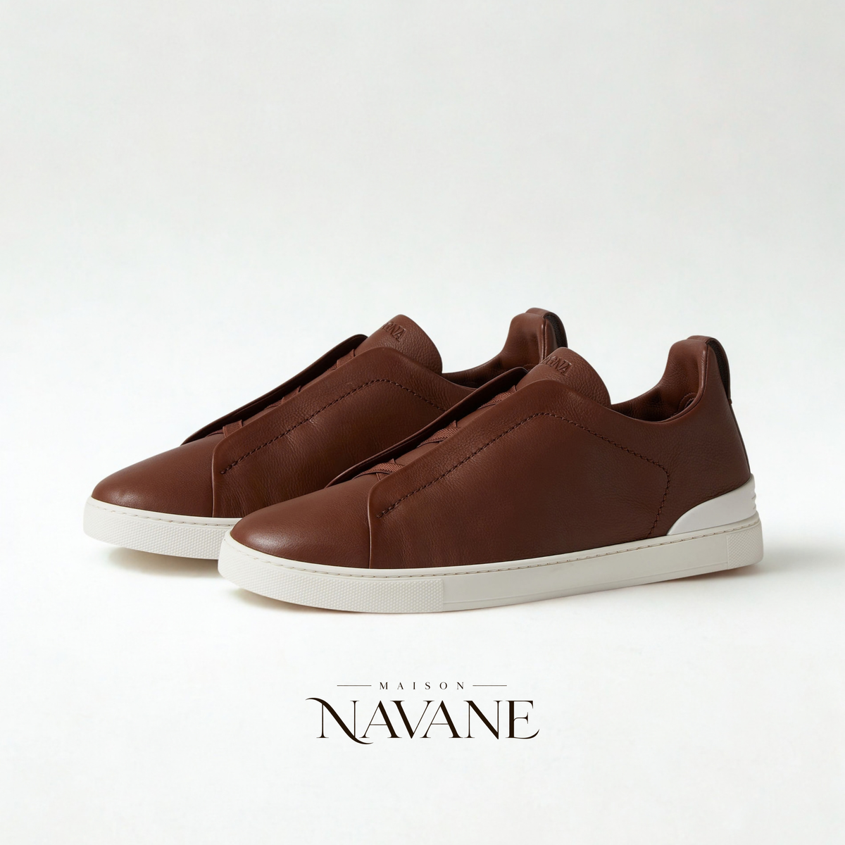 Z. LA SNEAKER TRIPLE STITCH — CUIR SOUPLE & ÉLASTIQUES CROISÉS