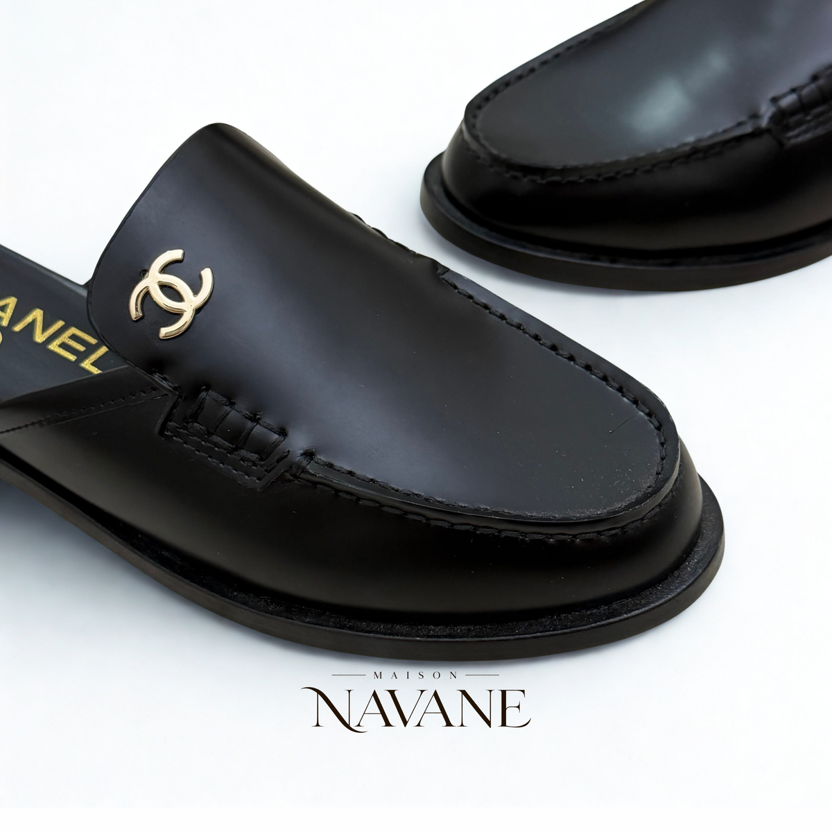 CH. LE MOCASSIN MULE — CUIR GLACÉ & BIJOUTERIE DORÉE