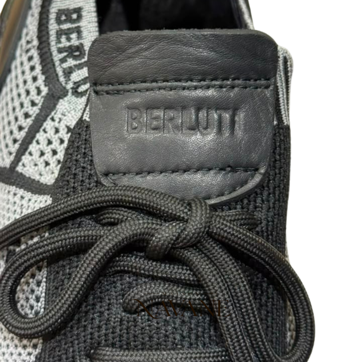 B. LA SNEAKER SHADOW — MAILLE TECHNIQUE & CUIR PATINÉ
