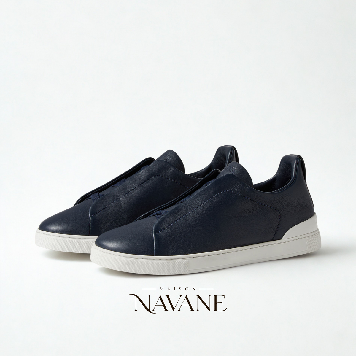 Z. LA SNEAKER TRIPLE STITCH — CUIR SOUPLE & ÉLASTIQUES CROISÉS