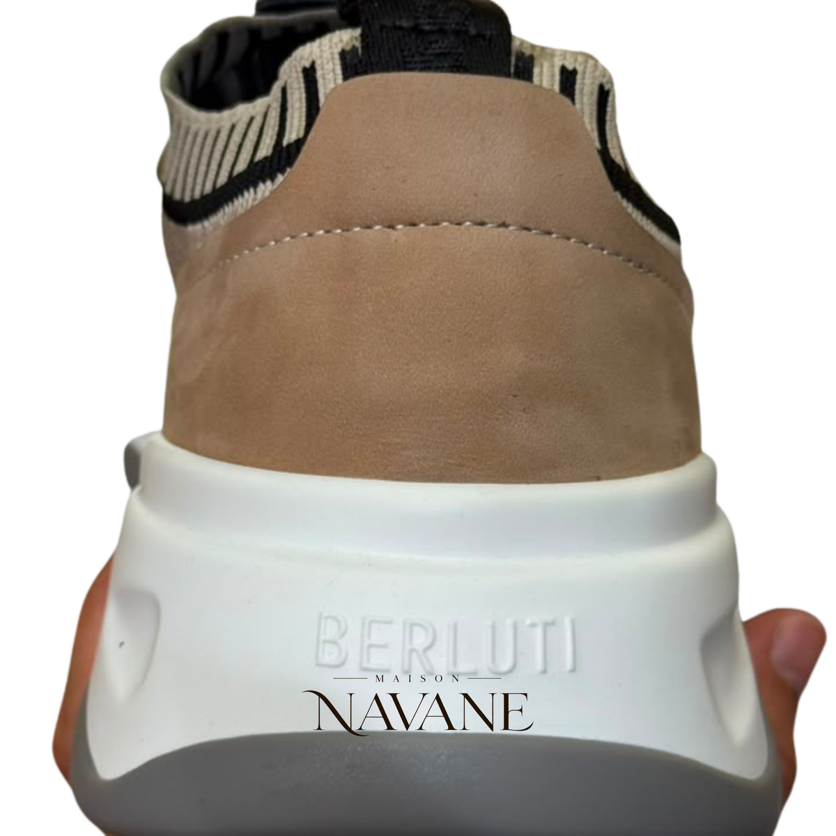 B. LA SNEAKER SHADOW — MAILLE TECHNIQUE & CUIR PATINÉ