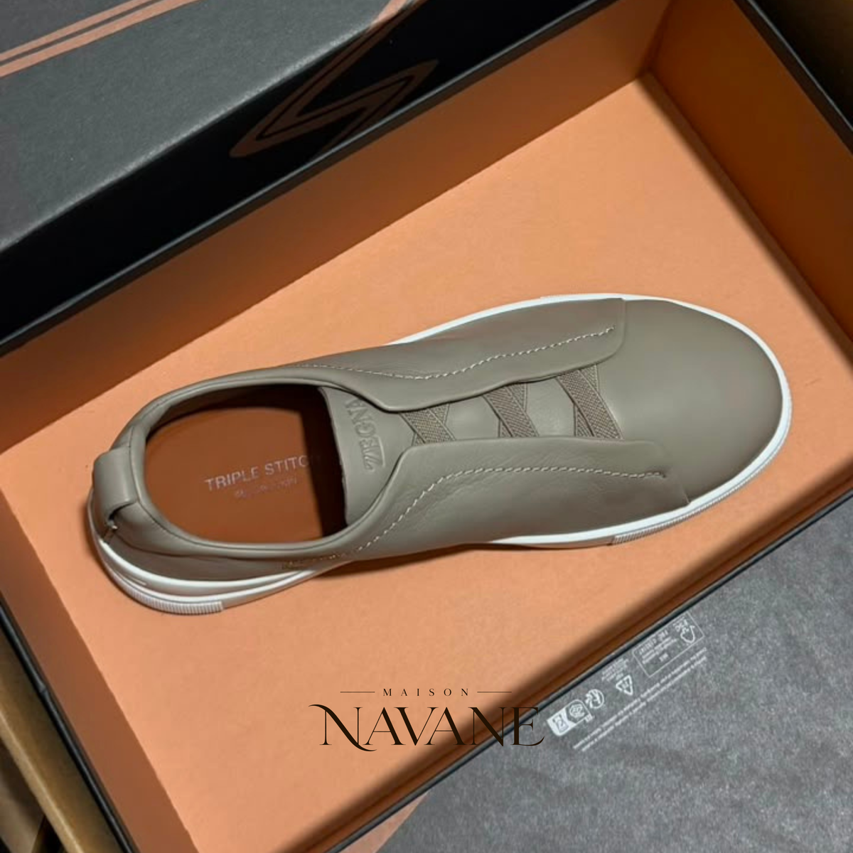 Z. LA SNEAKER TRIPLE STITCH — CUIR SOUPLE & ÉLASTIQUES CROISÉS