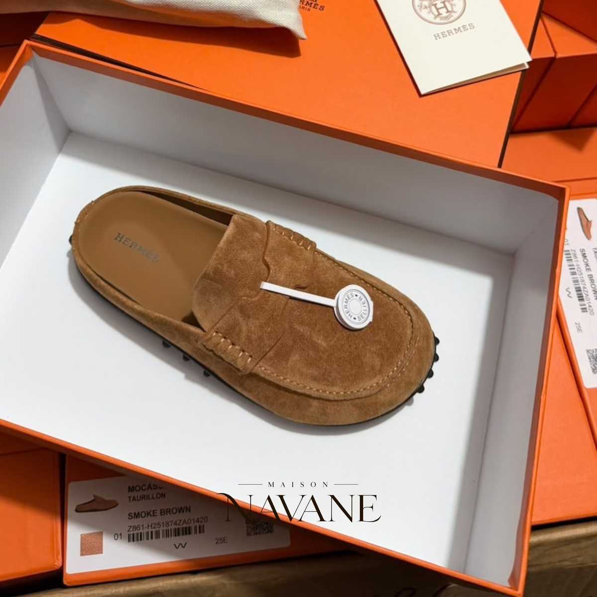 H.  LE MOCASSIN MULE — VEAU VELOURS & SEMELLE À PICOTS